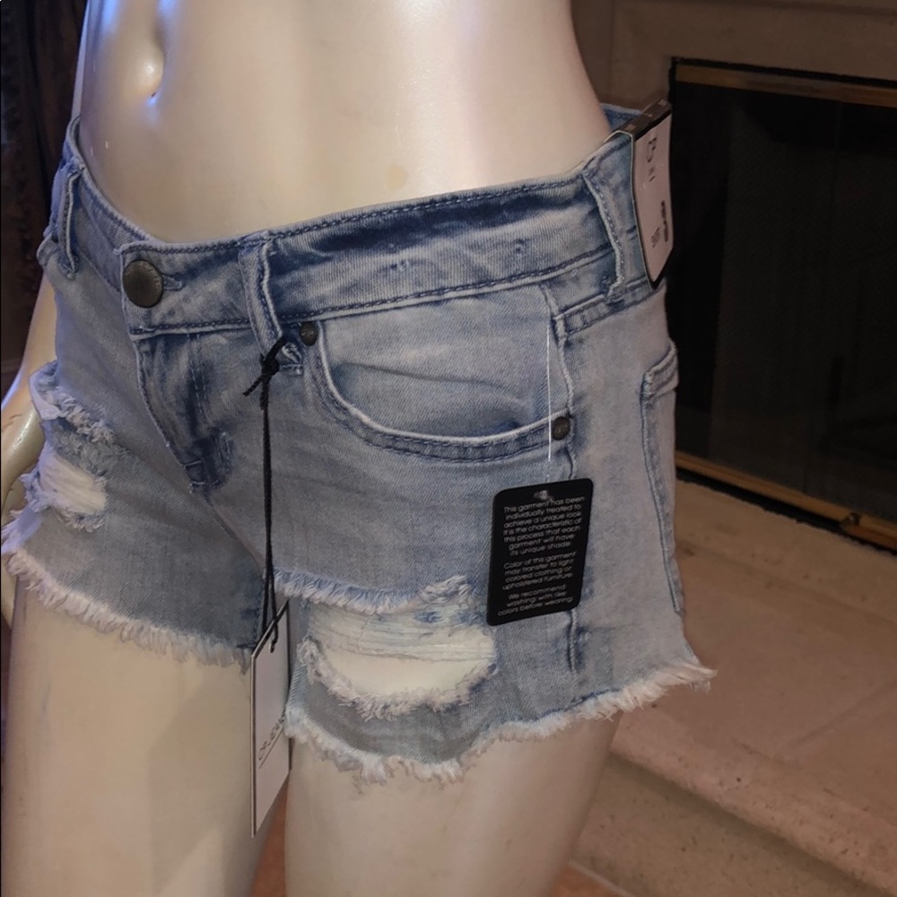 Distressed Ripped Denim Shorts - Picture 2 of 5